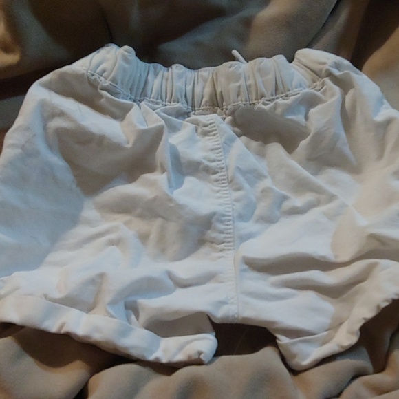 Old Navy Girls pull on shorts - Picture 3 of 3